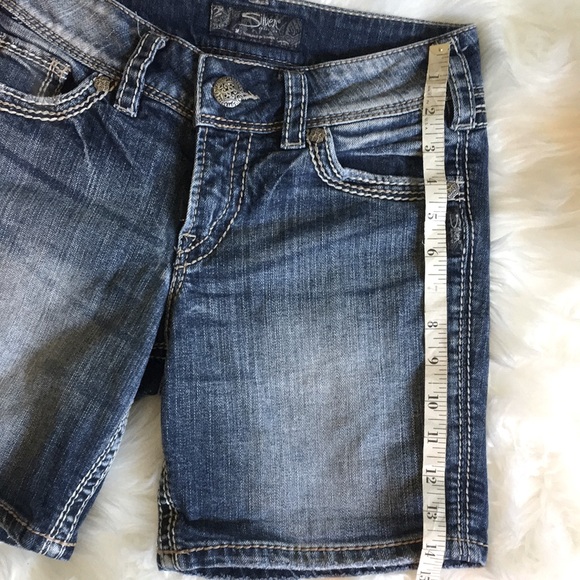 “SILVER” SUKI SURPLUS JEAN SHORTS - Picture 7 of 7